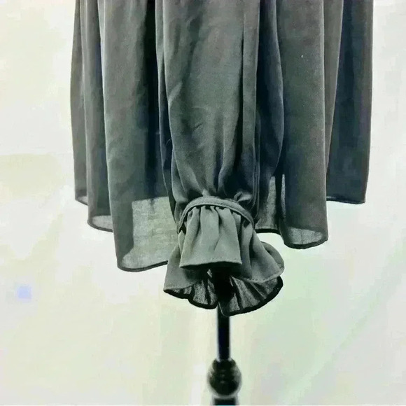 Banana Republic Charcoal Pleat Polyester Long Sleeve Size Medium Blouse - Picture 10 of 16